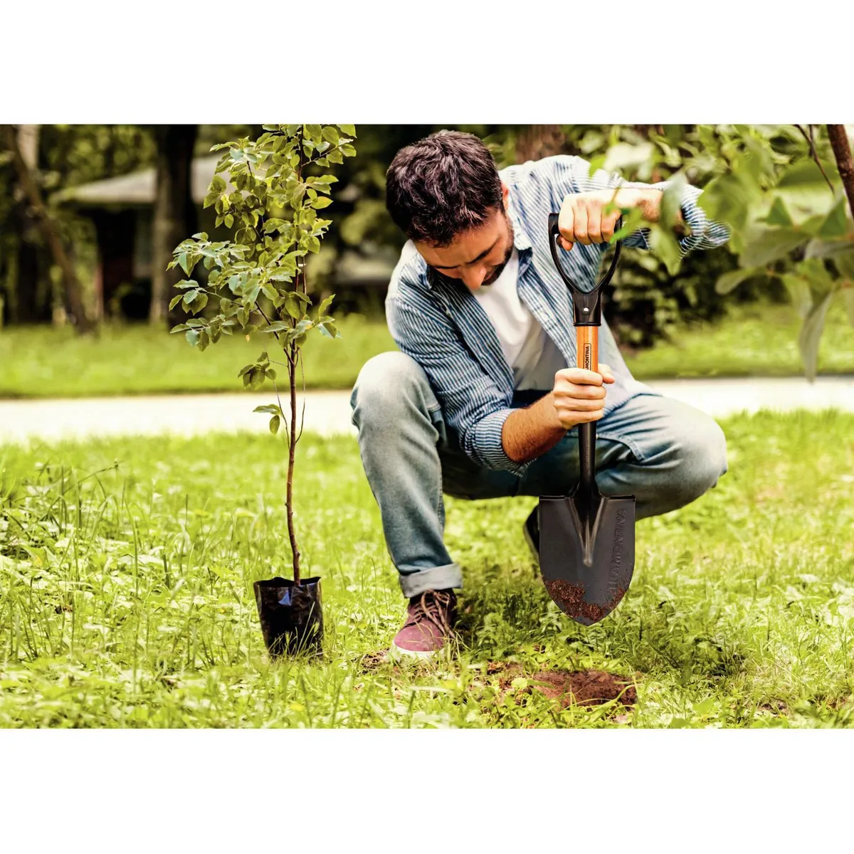 TRAMONTINA - Pala Punta Huevo Junior Acero Negro con Mango de Madera 15x7cm