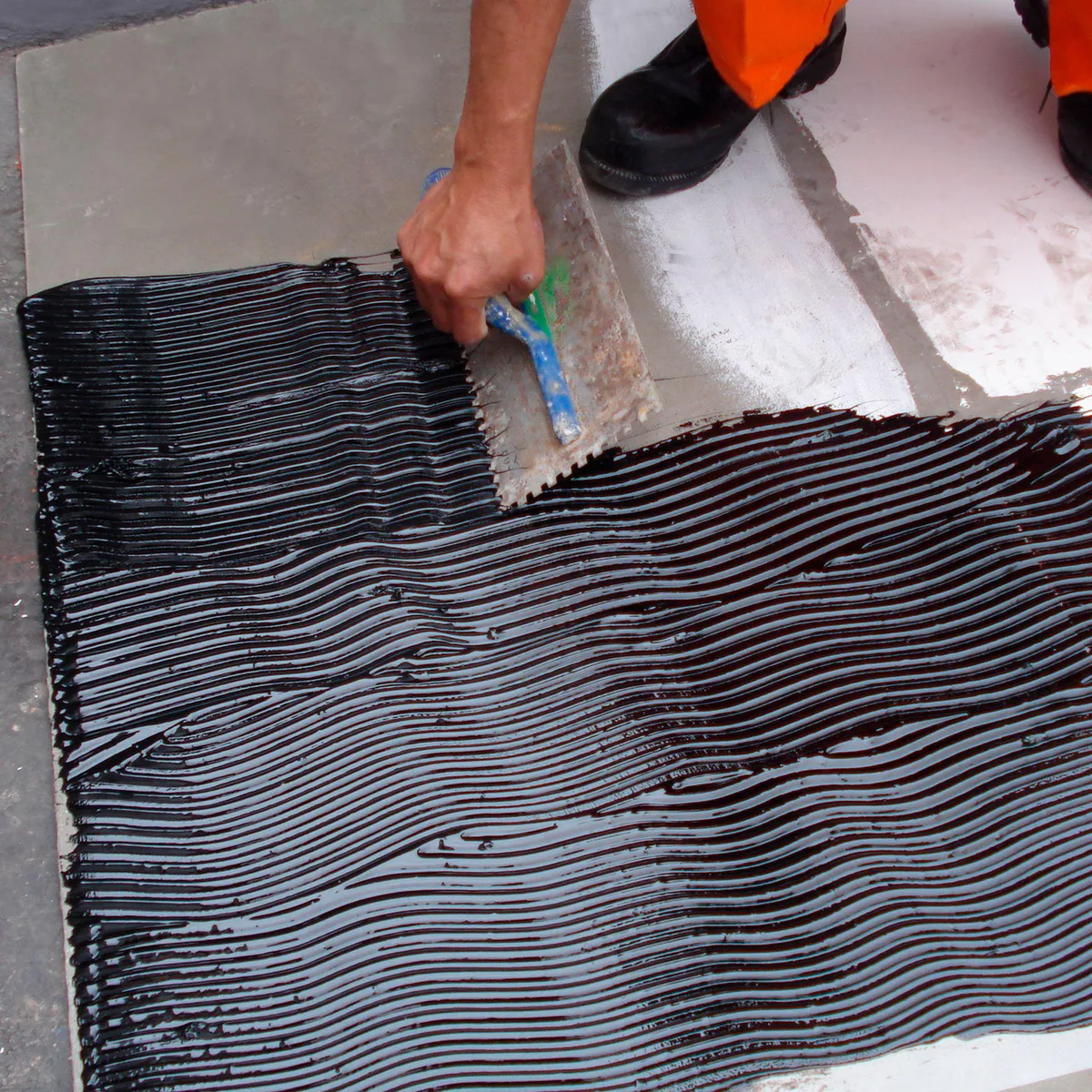 CHEMA - Pegamento Asfáltico para Vinilicos Chema Pegavinil 0.95kg