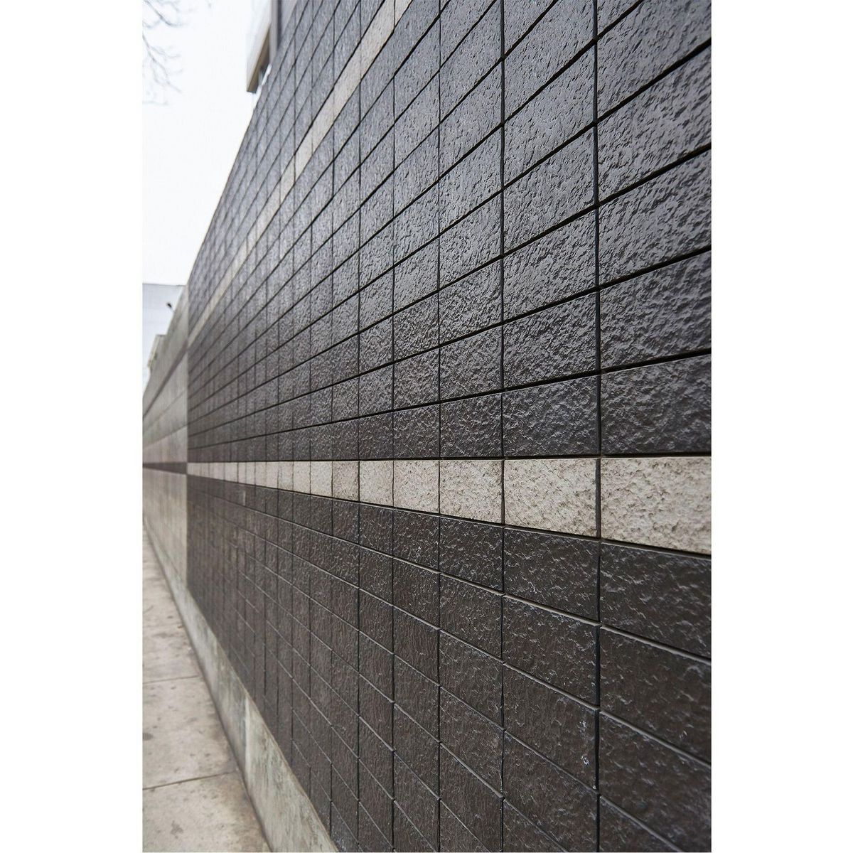 SPAZIO - Piedra Volcán Negro 10x20cm 0,20m2