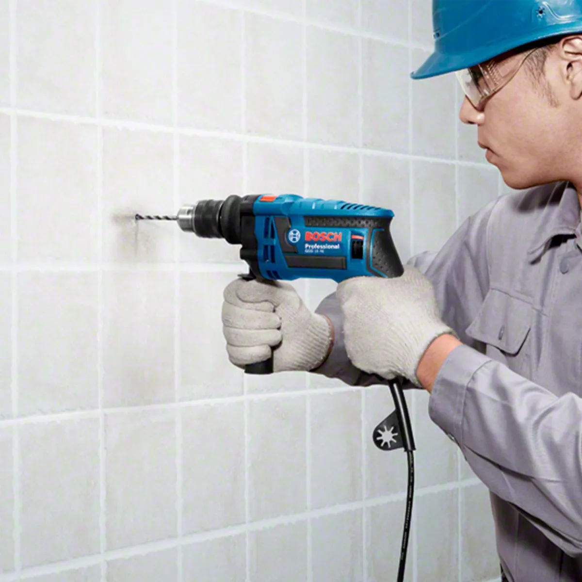 BOSCH - Taladro percutor Bosch GSB 16 RE 850W + maletín plástico