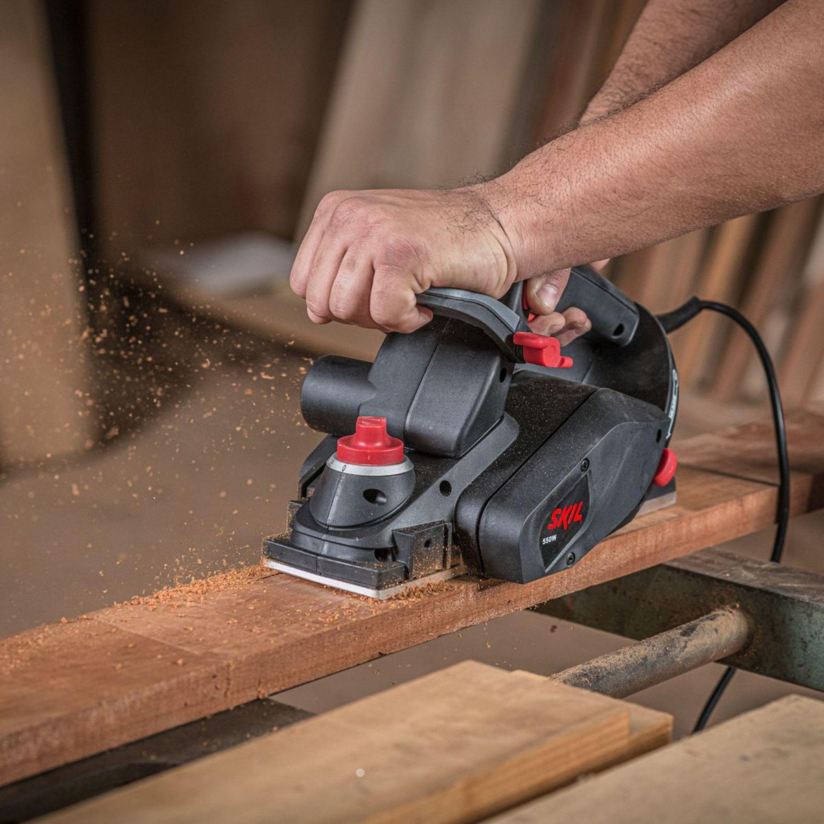 SKIL - Cepillo para Madera Eléctrico 550W Skil