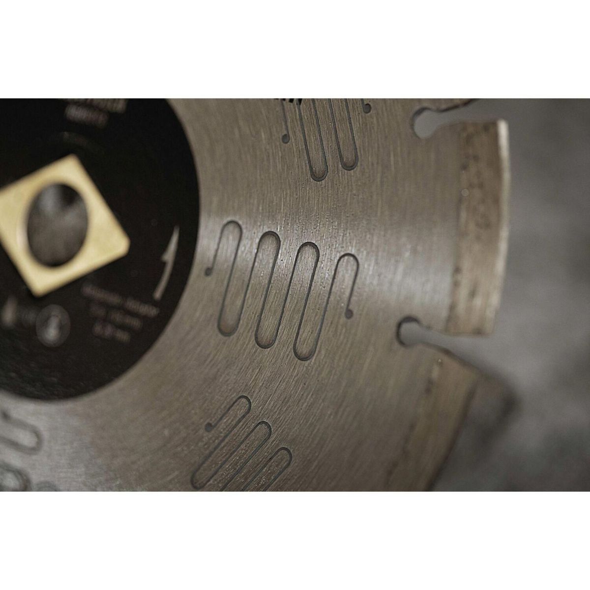 DEWALT - Disco Diamantado Segmentado para concreto 9" Dewalt