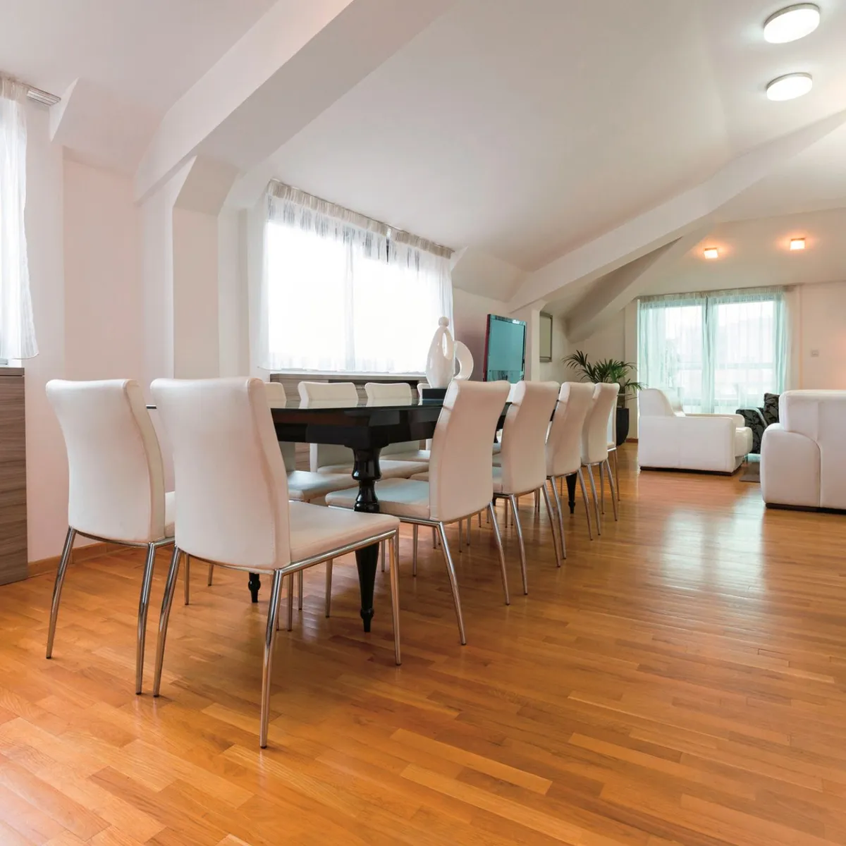 VARATHANE - Poliuretano para Pisos Base Agua Varathane Semi-Brillante 3,785L