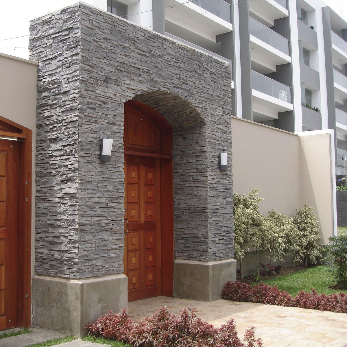 SPAZIO - Piedra Kala Beta Gris 10x50cm 0.50m2