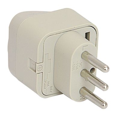 Adaptador universal Wonpro 10A 250V Tres En Linea Gris