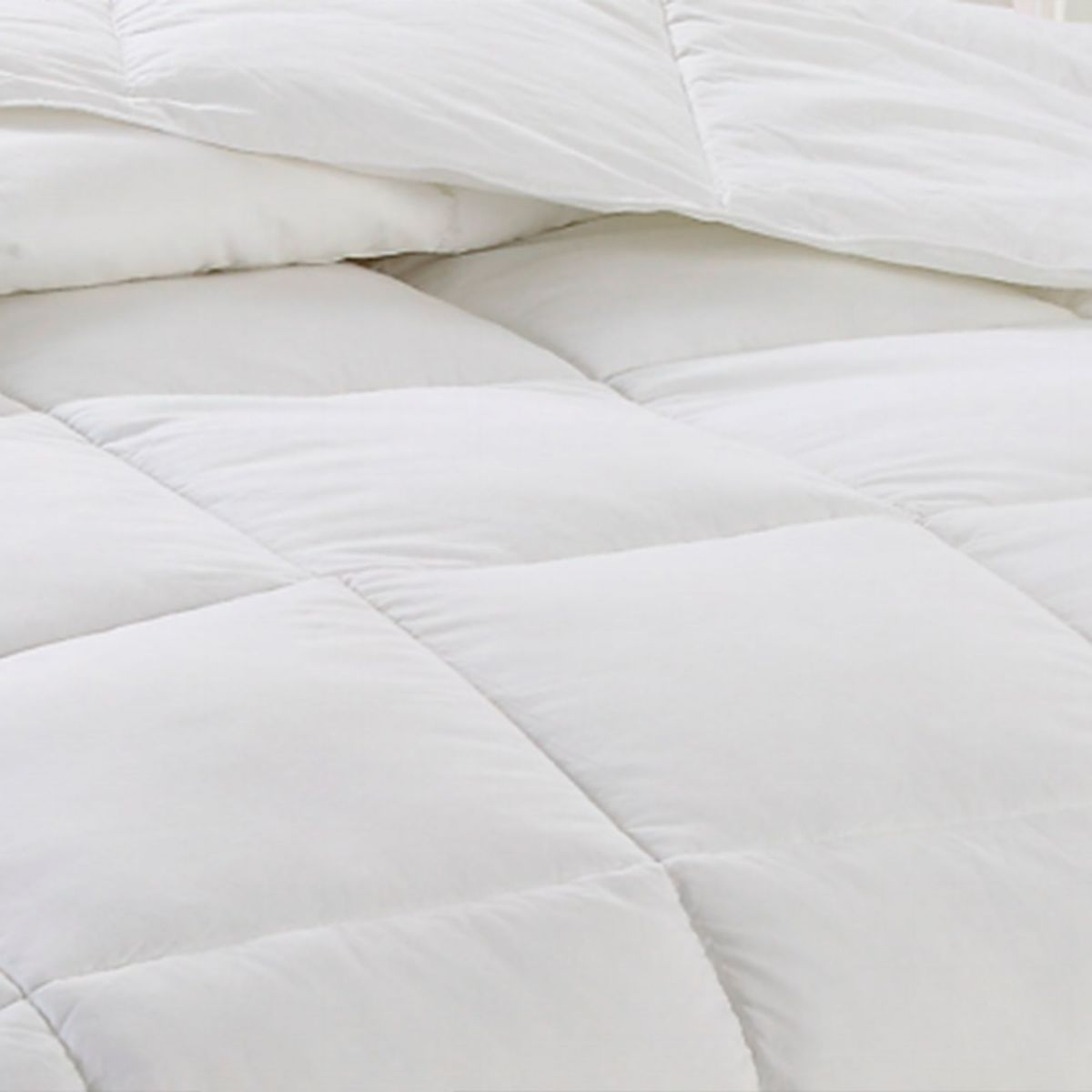 JUST HOME COLLECTION - Edredón Blanco King