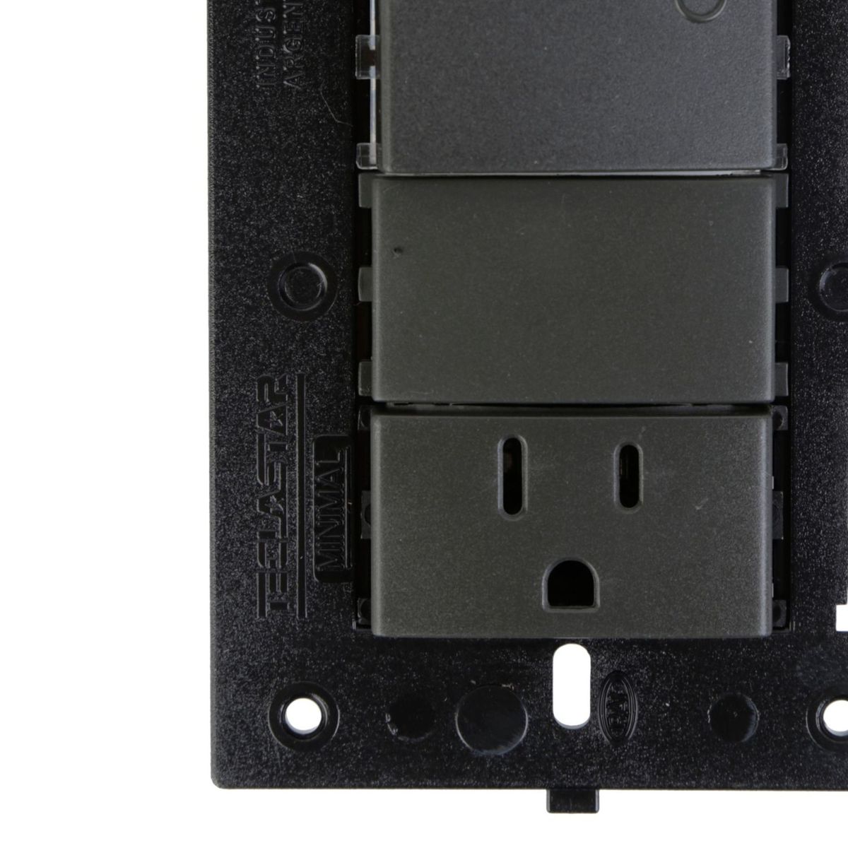 HALUX - Tomacorriente Simple P/T Minimal Negro