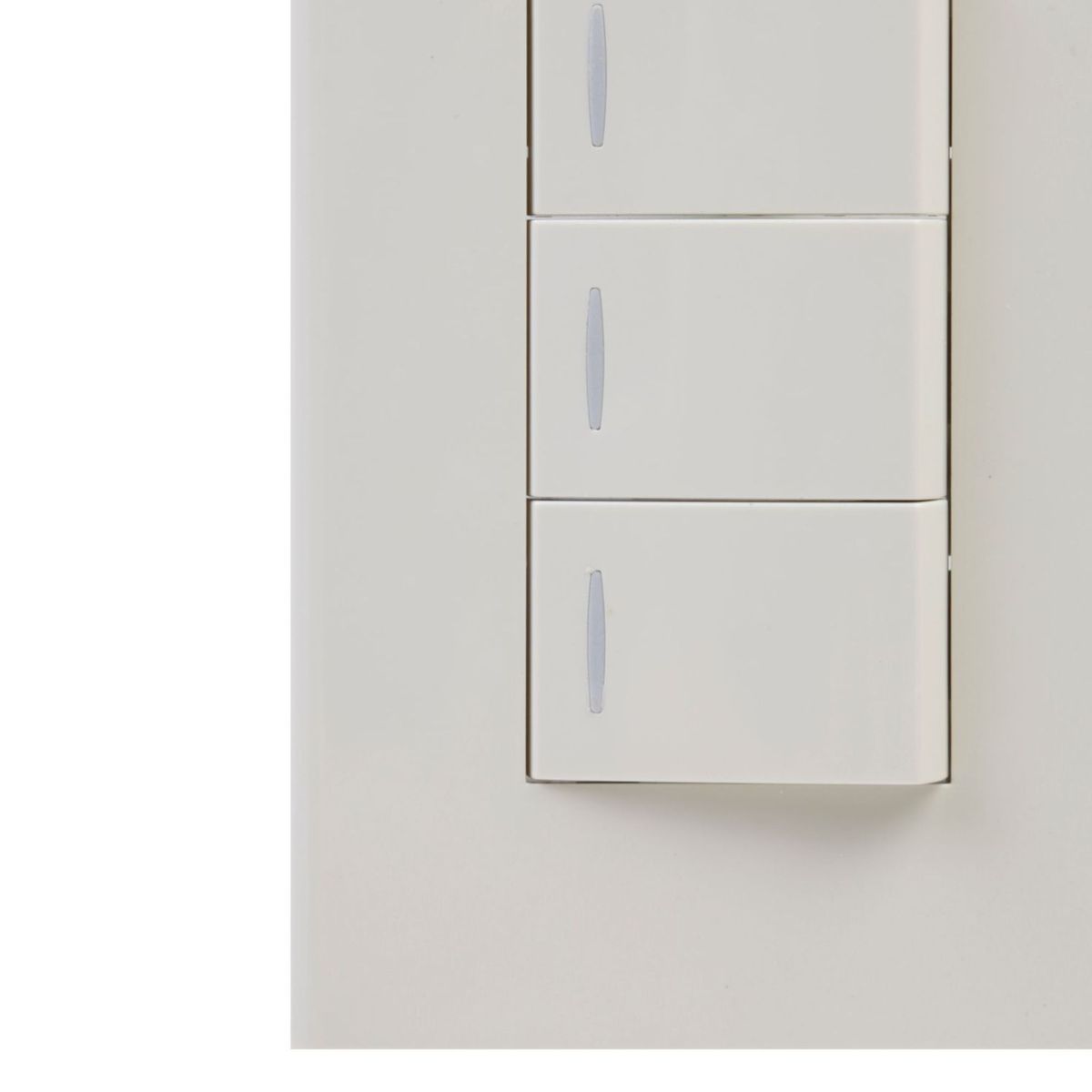 HALUX - Interruptor Triple Clio Marfil