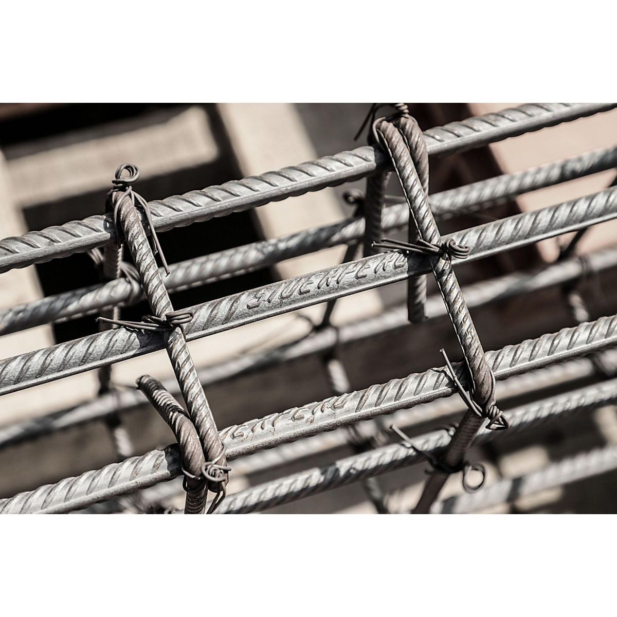 SIDERPERU - Barra de Acero Corrugado 3/8''x 9m