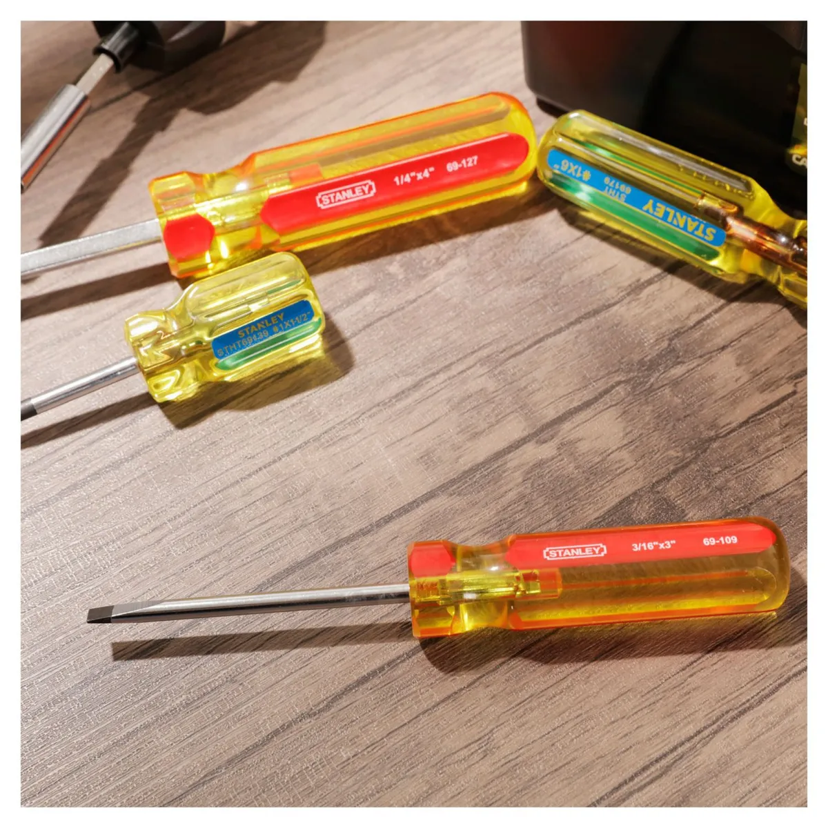 STANLEY - Desarmador Industrial Gabinete 3/16" x 3" Stanley