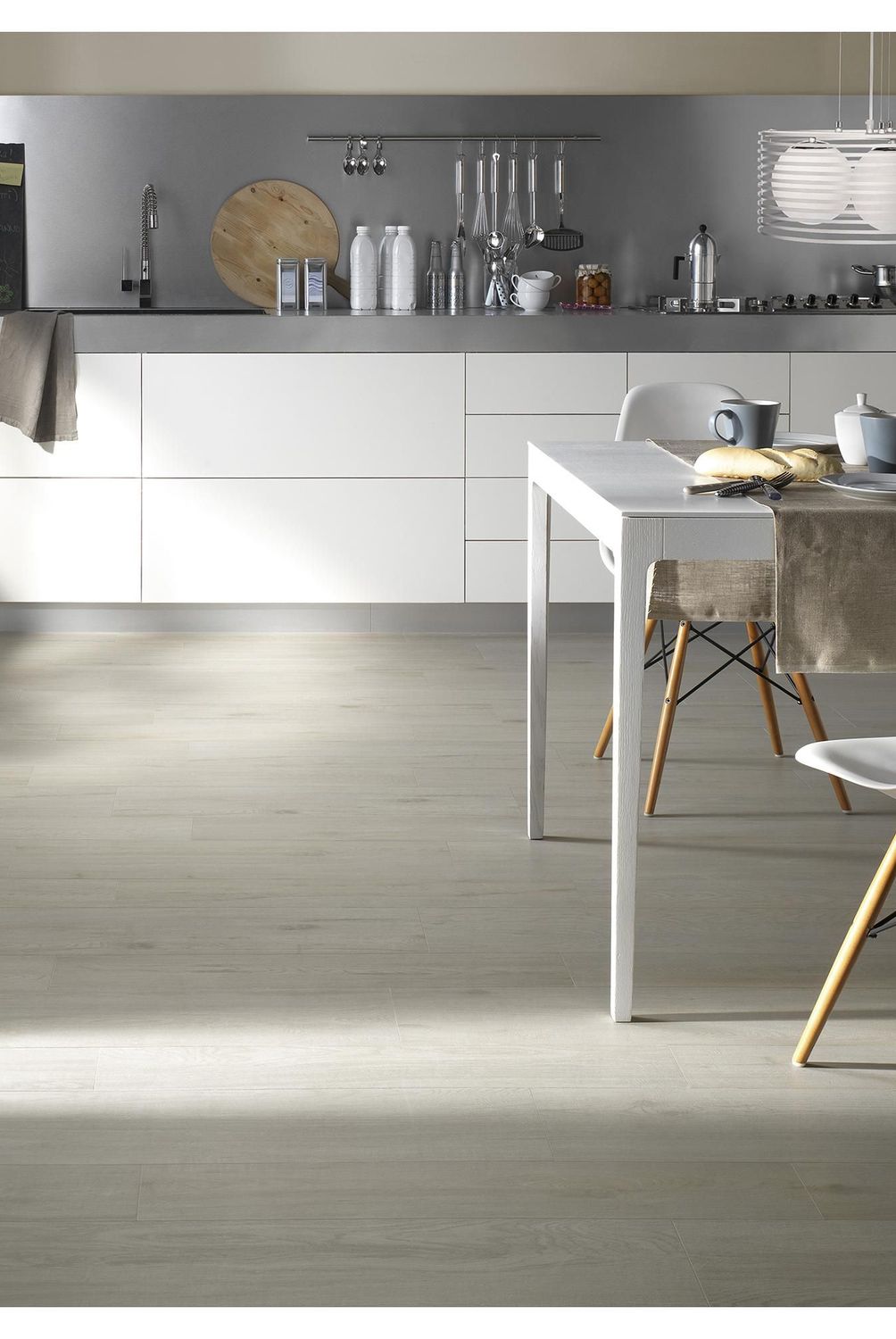 HOLZTEK - Pisos Vinílico Cerezo Gris 2mm 94.2x15.7cm 2.96m2