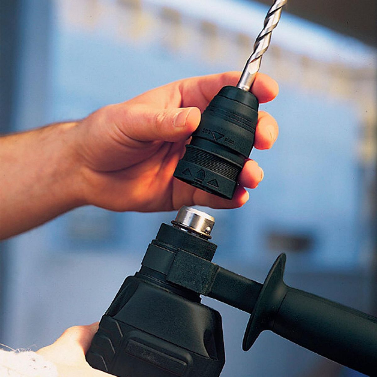 BOSCH - Rotomartillo Bosch 2.7kg 800w GBH2-26DR