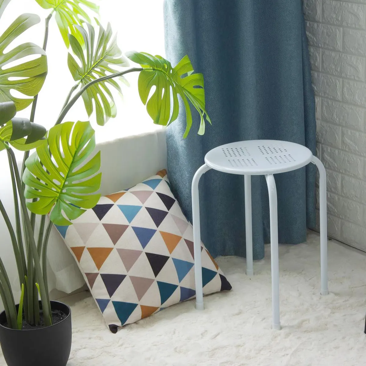 CASA BONITA - Banco perforado acero Blanco