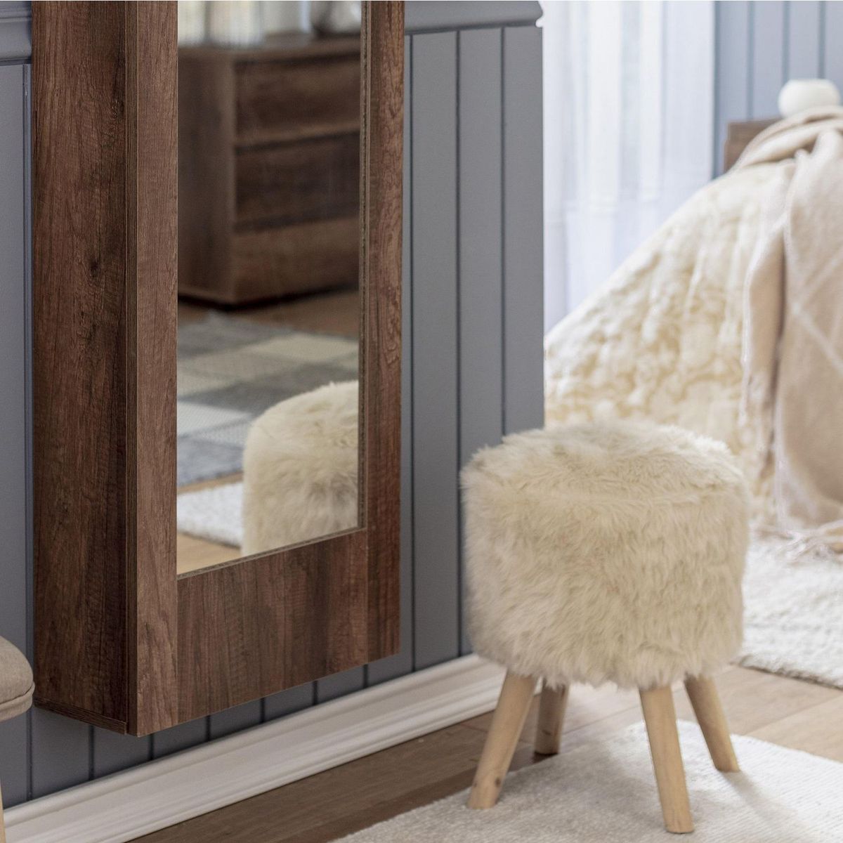 JUST HOME COLLECTION - Puff Circular Peludo Crema