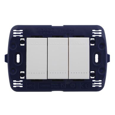 Interruptor Triple Living Light Blanco