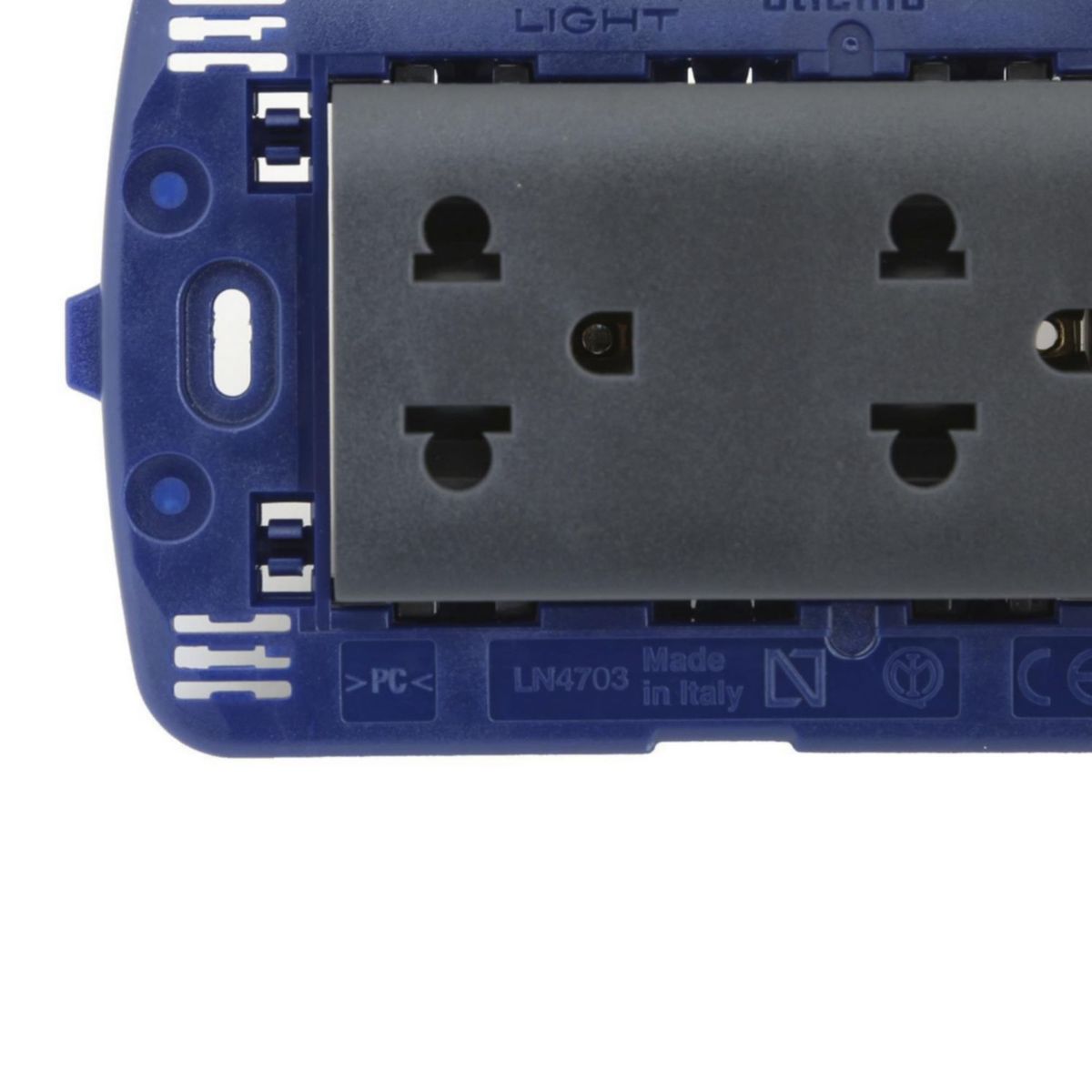 BTICINO - Tomacorriente Doble P/T Living Light Negro