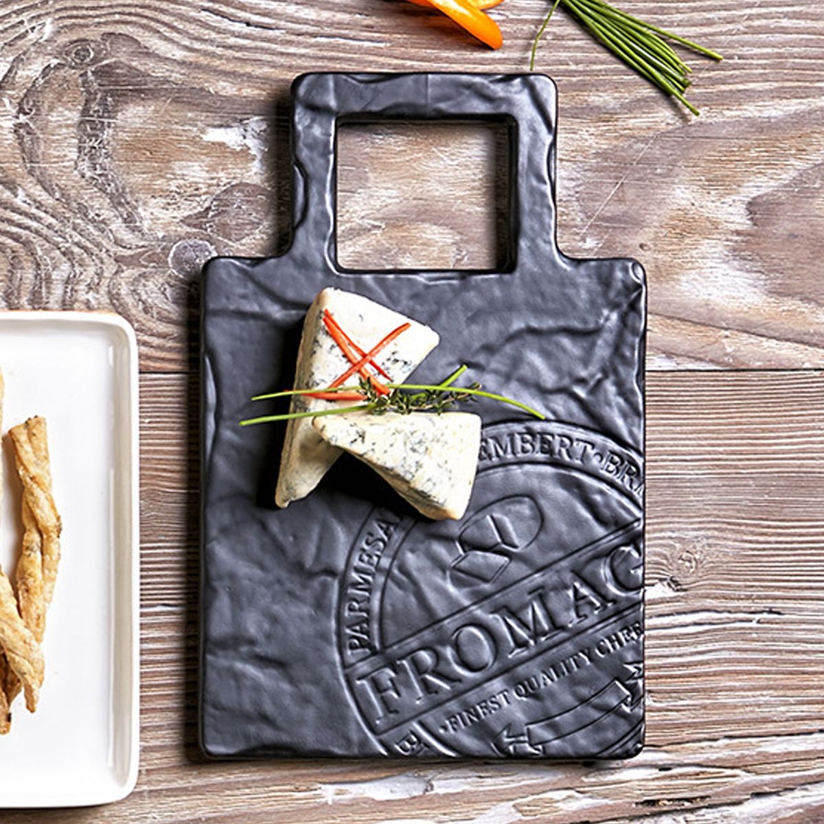 JUST HOME COLLECTION - Tabla para Piqueo de Porcelana Negro