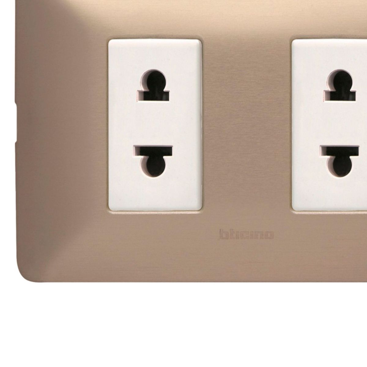 BTICINO - Tomacorriente Doble Matix Champagne