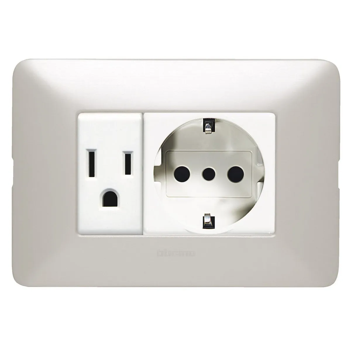 BTICINO - Tomacorriente Schuko + Americano Matix Gris Aluminio