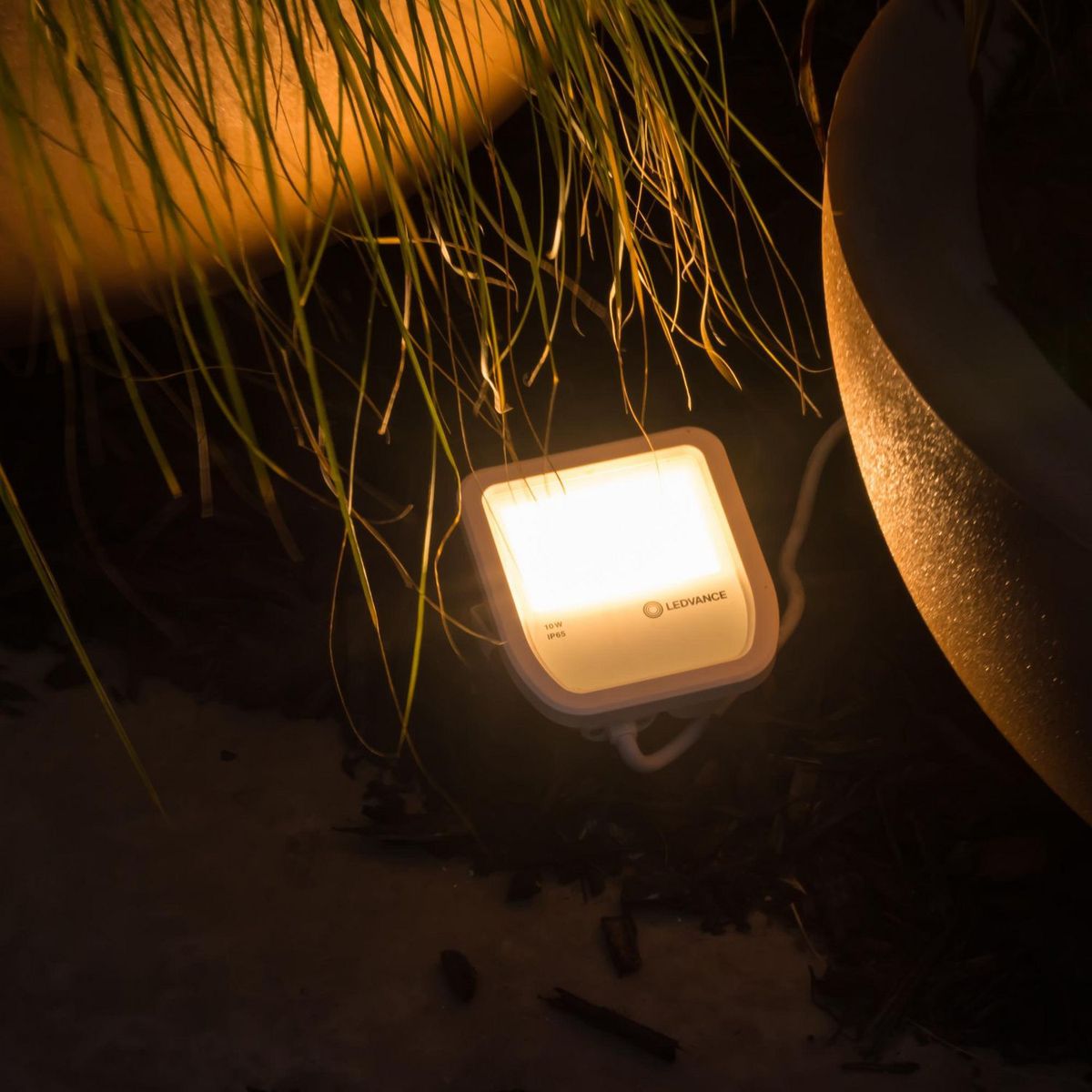 LEDVANCE - Reflector Led Blanco 10W Luz Cálida Ledvance