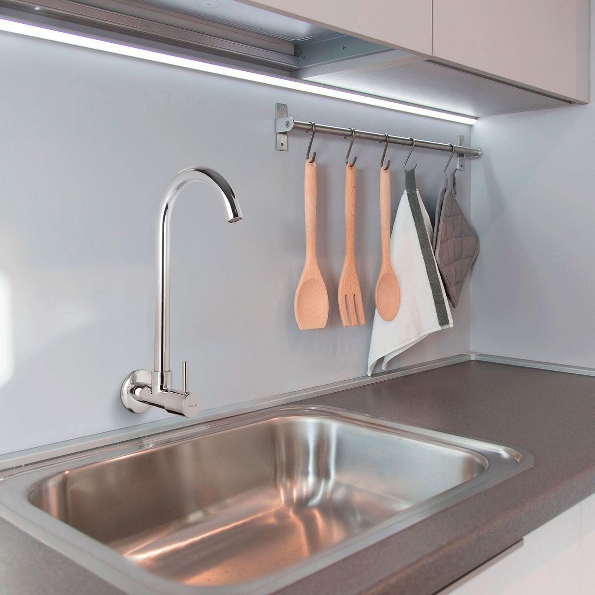 TREBOL - Llave para Lavadero a la Pared Memphis