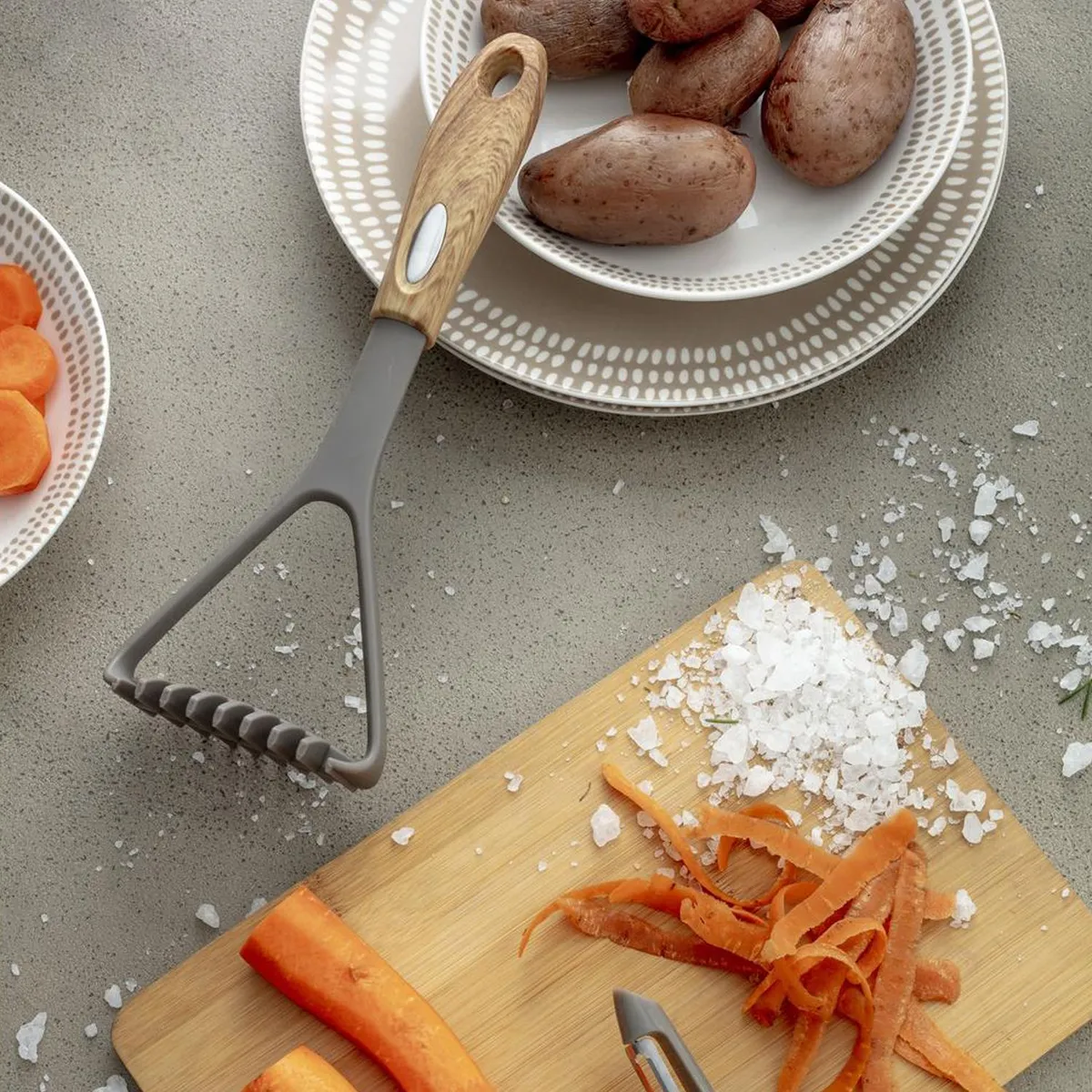 JUST HOME COLLECTION - Prensador de Papas Con mango de Madera