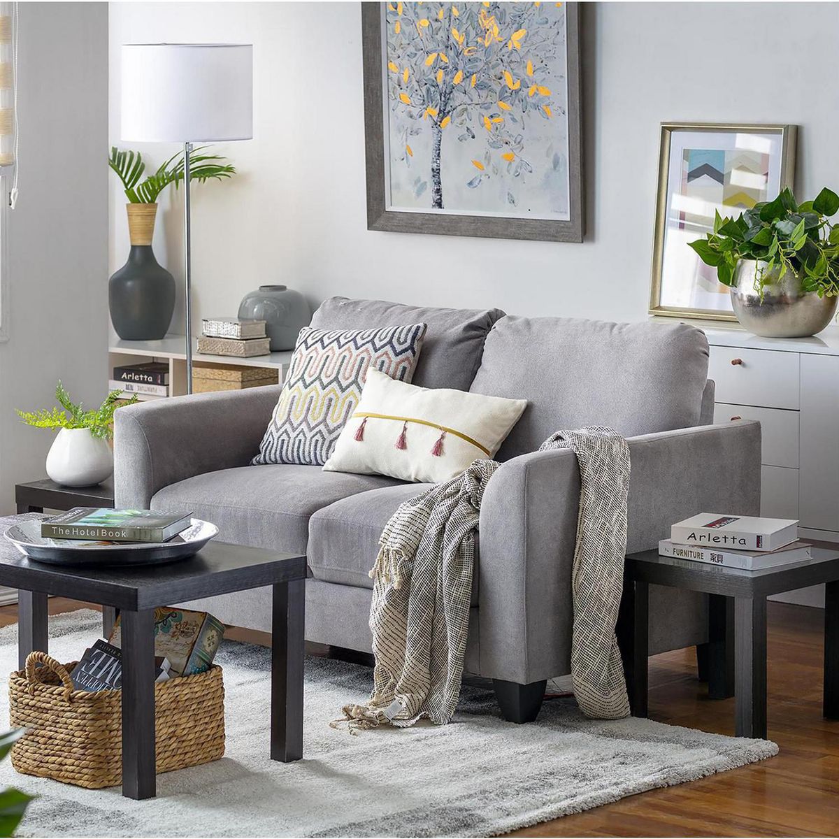 JUST HOME COLLECTION - Sofá 2 Cuerpos Clásico Gris