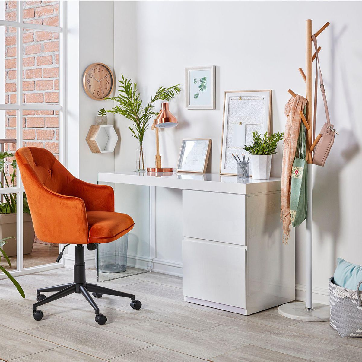 JUST HOME COLLECTION - Perchero de Pie 6 Perchas