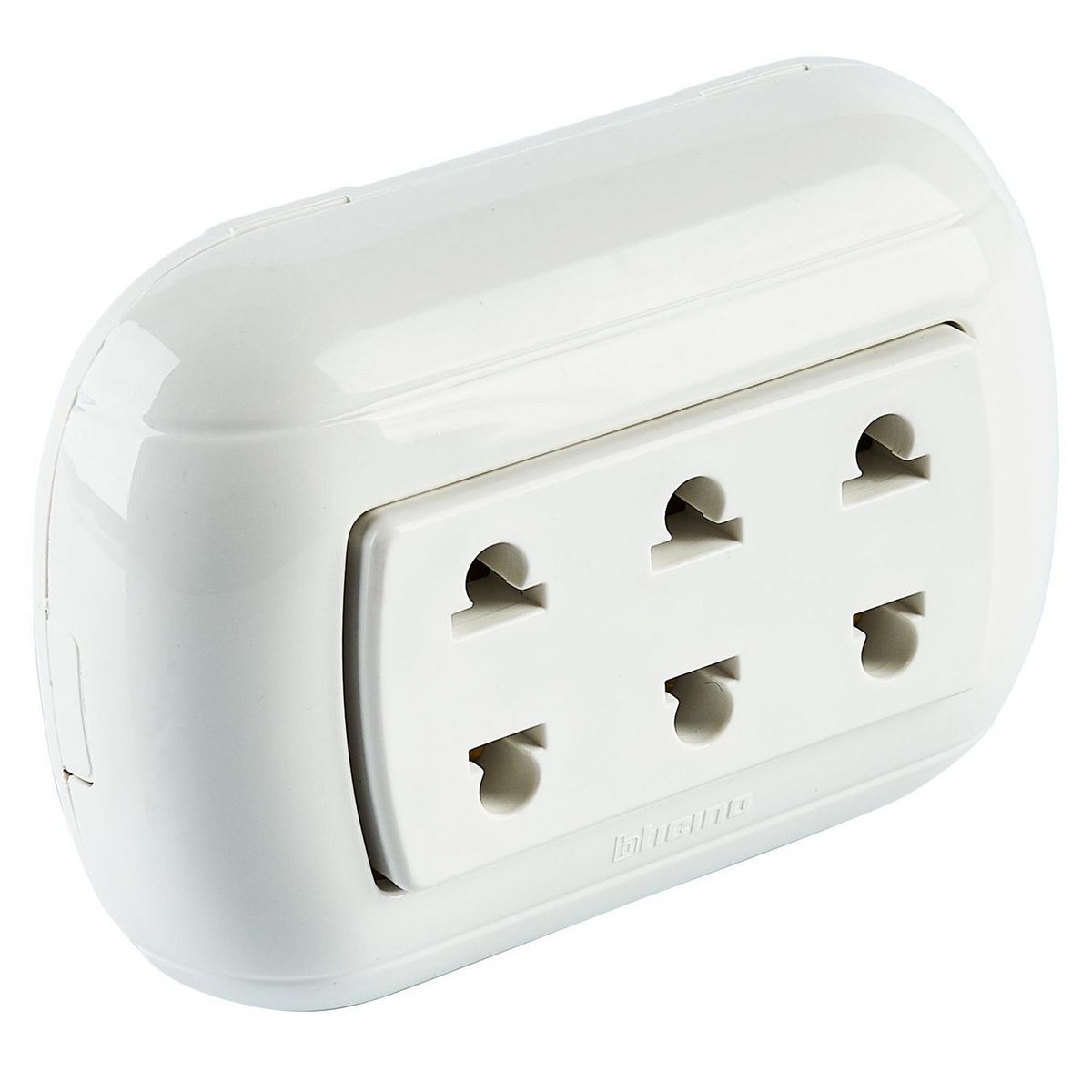 BTICINO - Tomacorriente Triple + Enchufe Oval Blanco