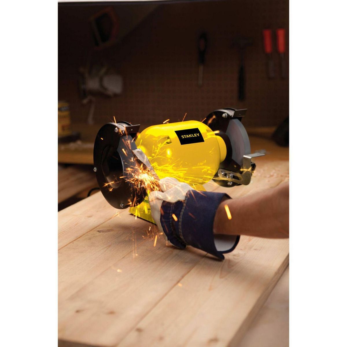 STANLEY - Esmeril de Banco Eléctrico Stanley 6" 373W