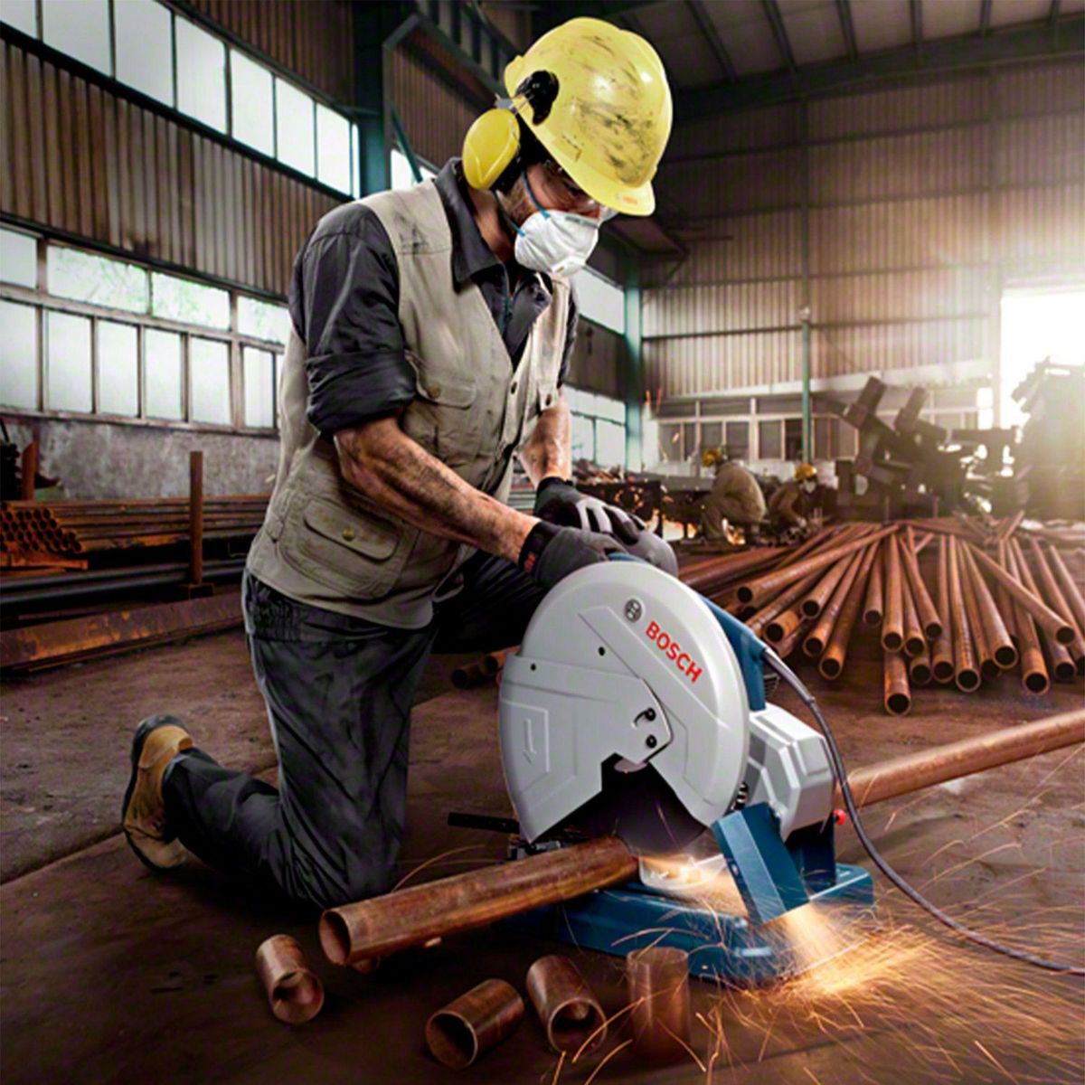 BOSCH - Tronzadora de Metales Alámbrica Bosch 2400W