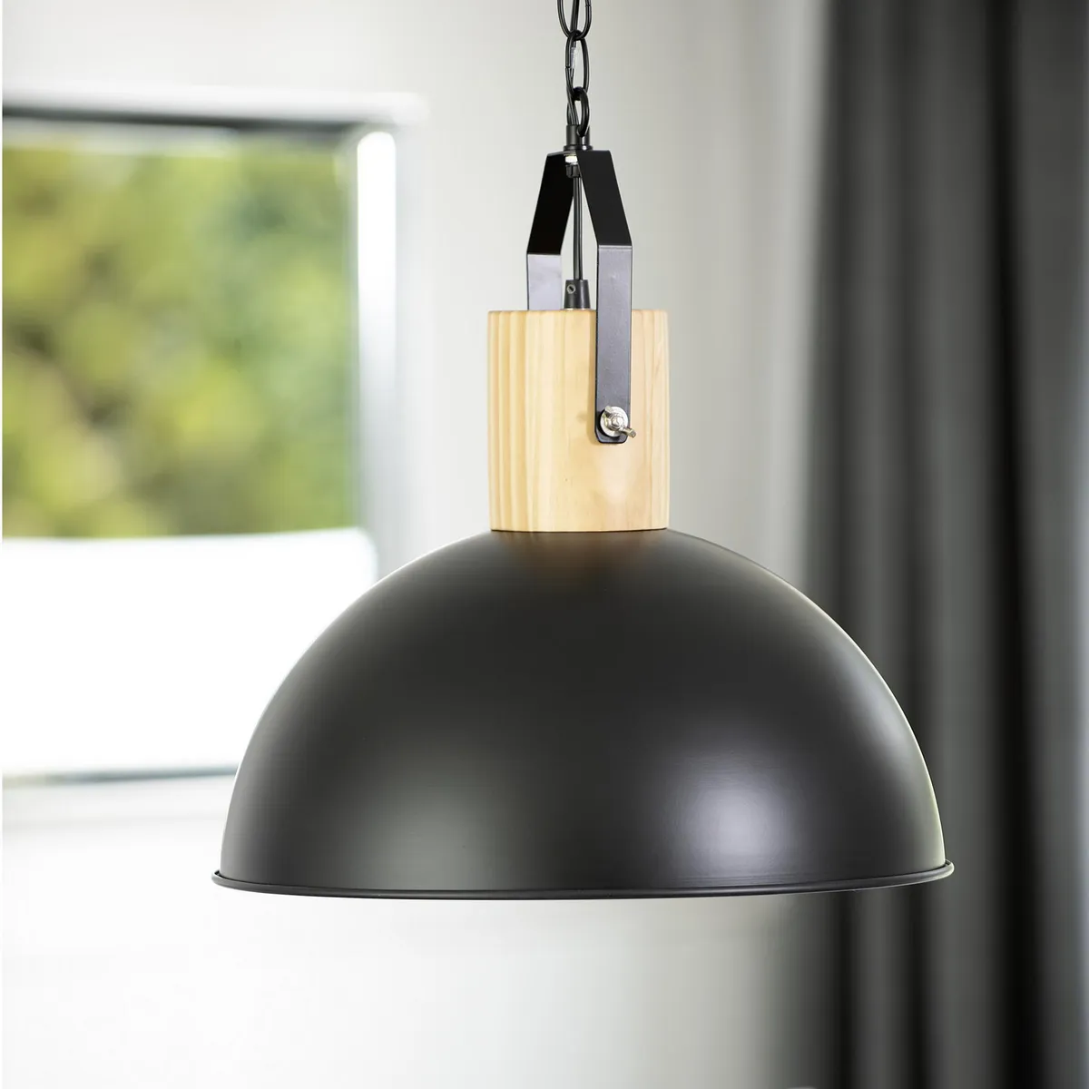 JUST HOME COLLECTION - Lámpara Colgante Bissen 1 Luz Metal Negro