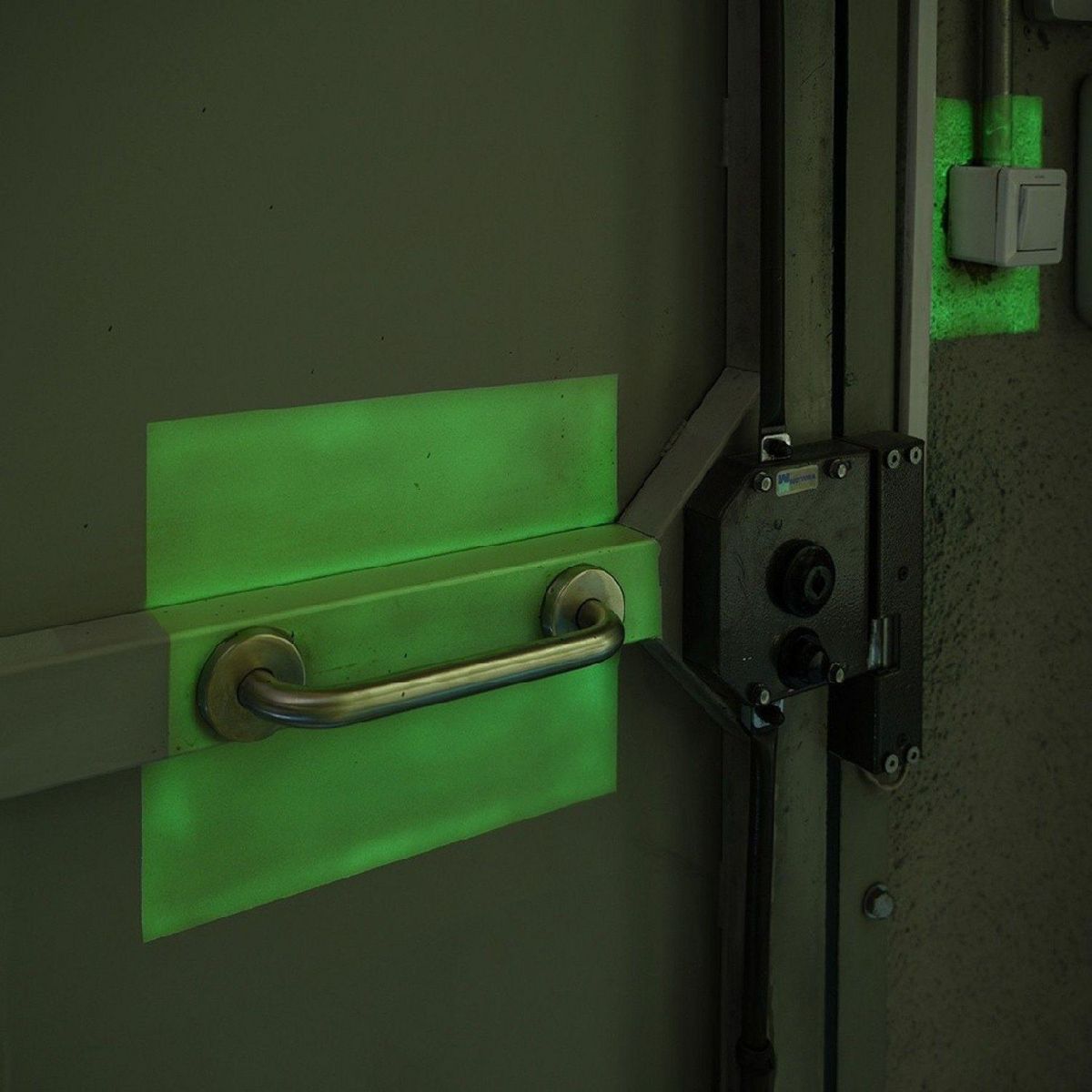 MONTANA COLORS - Spray Multiusos Luminiscente Gris 400ml