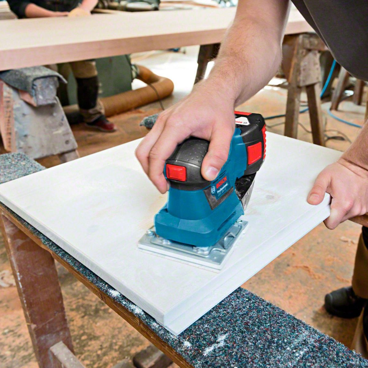 BOSCH - Lijadora Orbital Inalámbrica 18V (Sin batería) Bosch