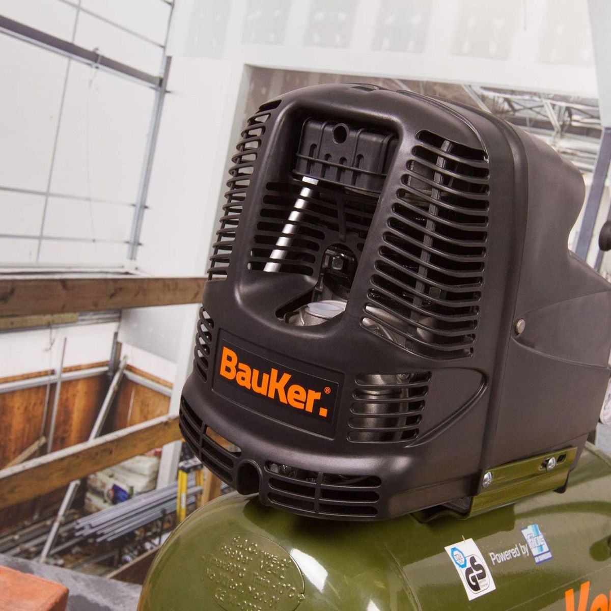 BAUKER - Compresor De Aire Industrial Bauker 3HP 25 Lt