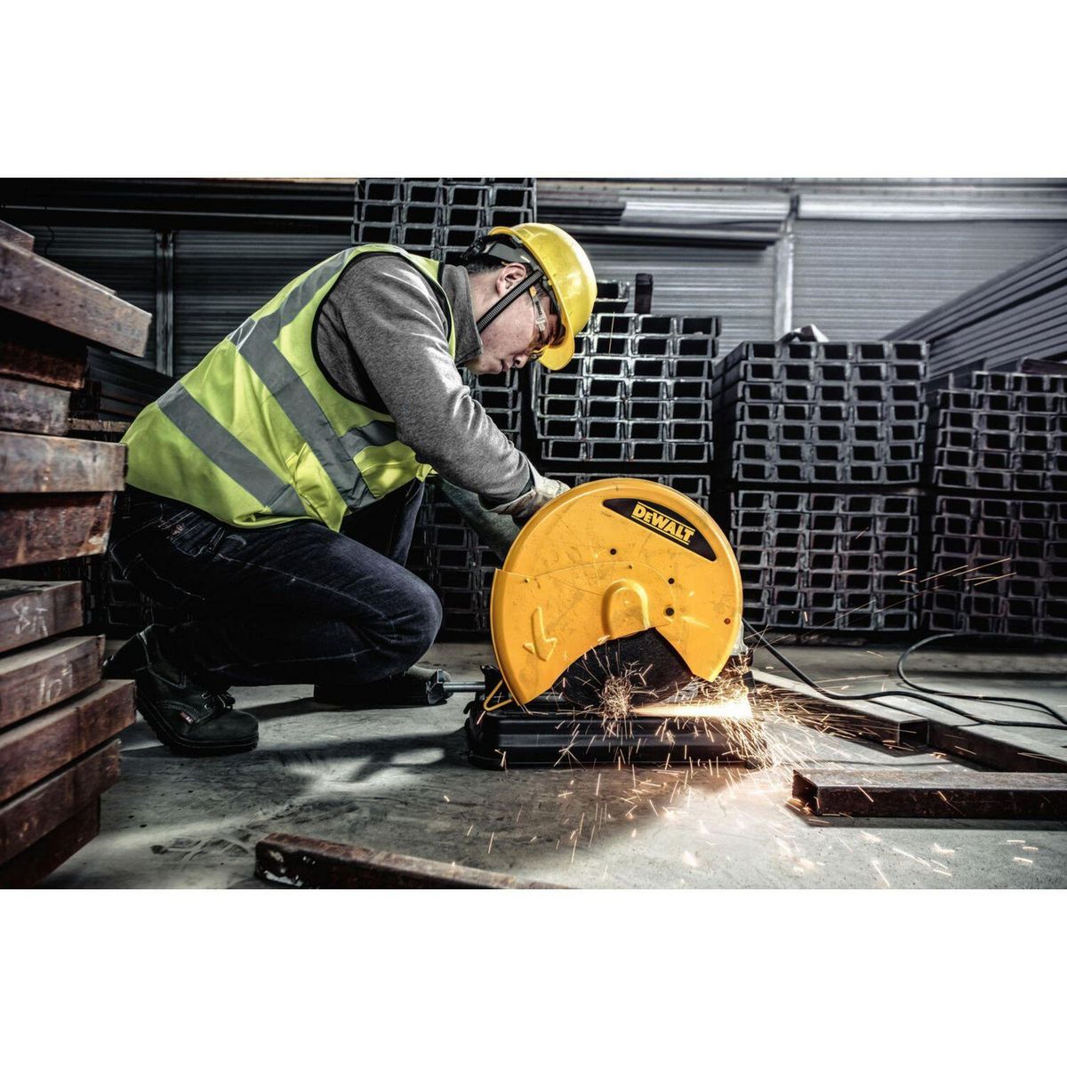DEWALT - Tronzadora de Metales Eléctrica Dewalt 14" 2300W + Esmeril Angular Dewalt 4-1/2" 750W + 5 Discos D28730