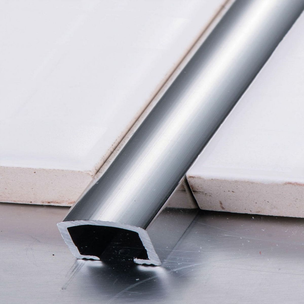 KANTU - Deco Lístelo Curvo 10mm Aluminio