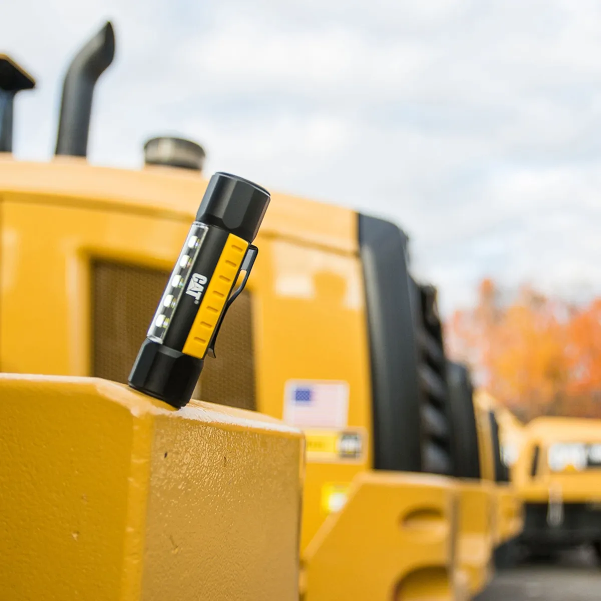 CAT - Linterna de mano CAT Dual Led 275lm