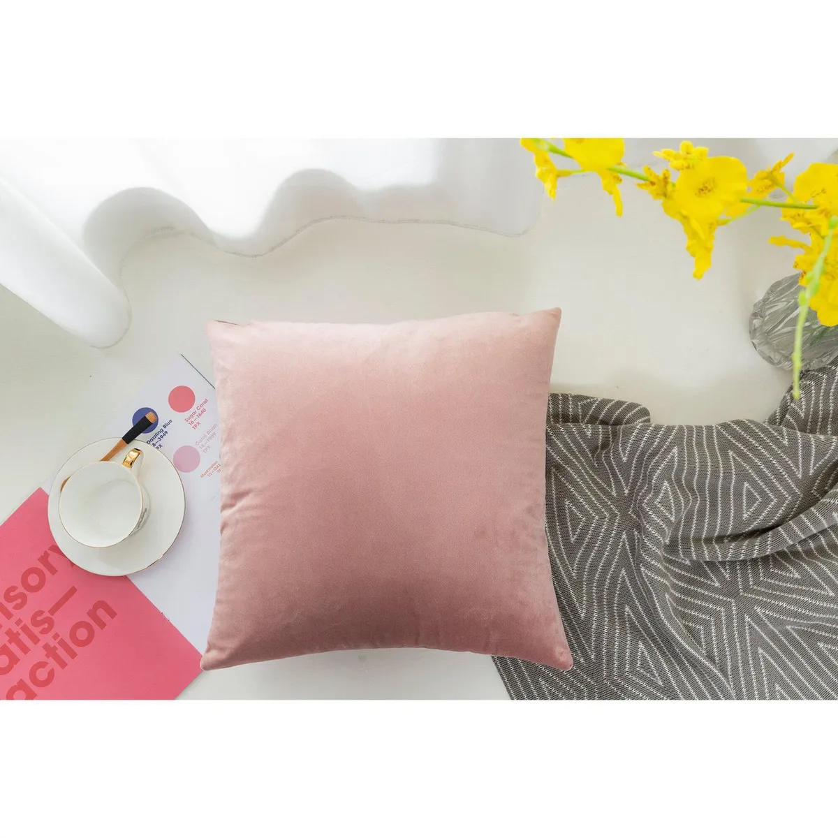 JUST HOME COLLECTION - Cojín Velvet Rosado 40x40cm