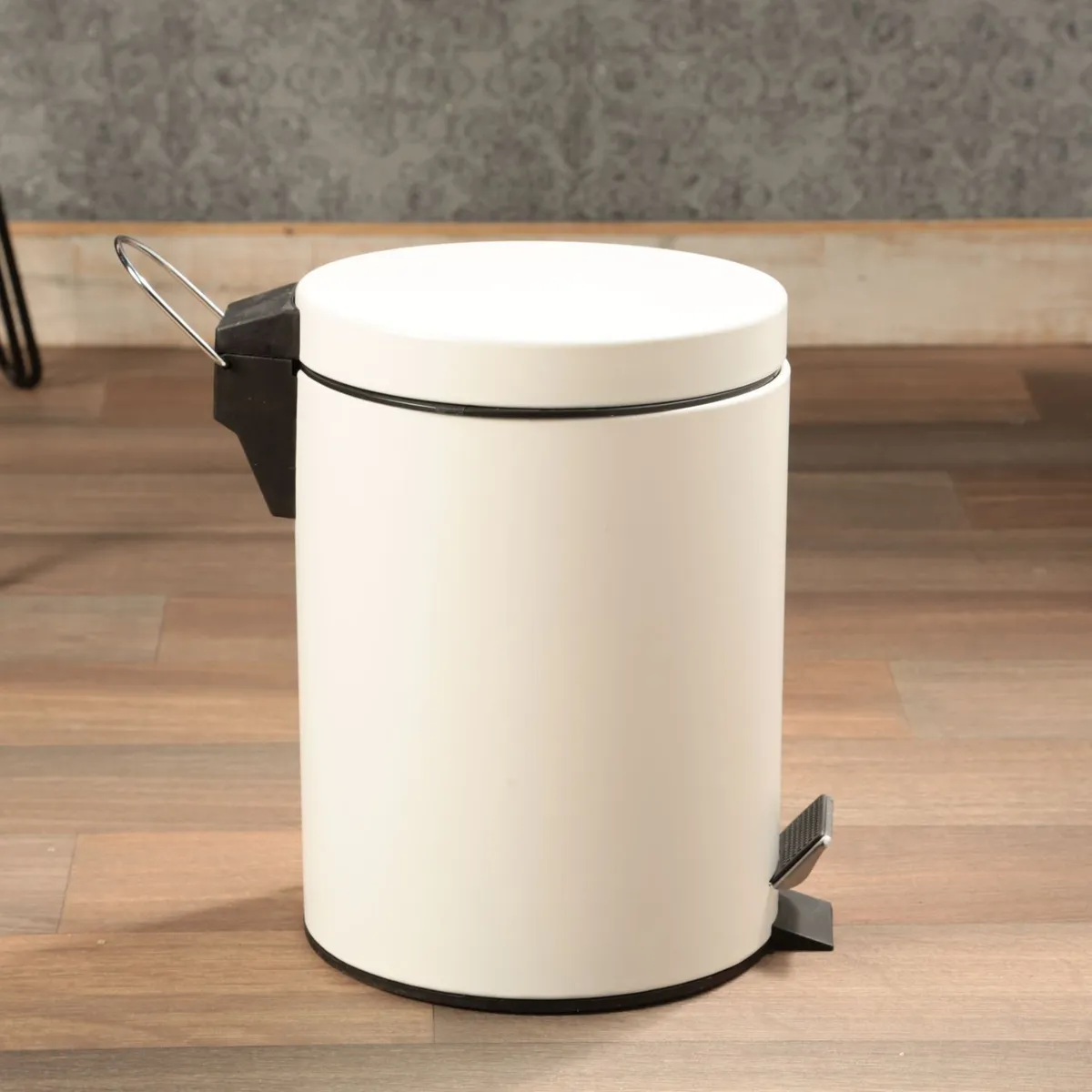 JUST HOME COLLECTION - Set Papeleras Redondas de Metal con Pedal Blancas 5L