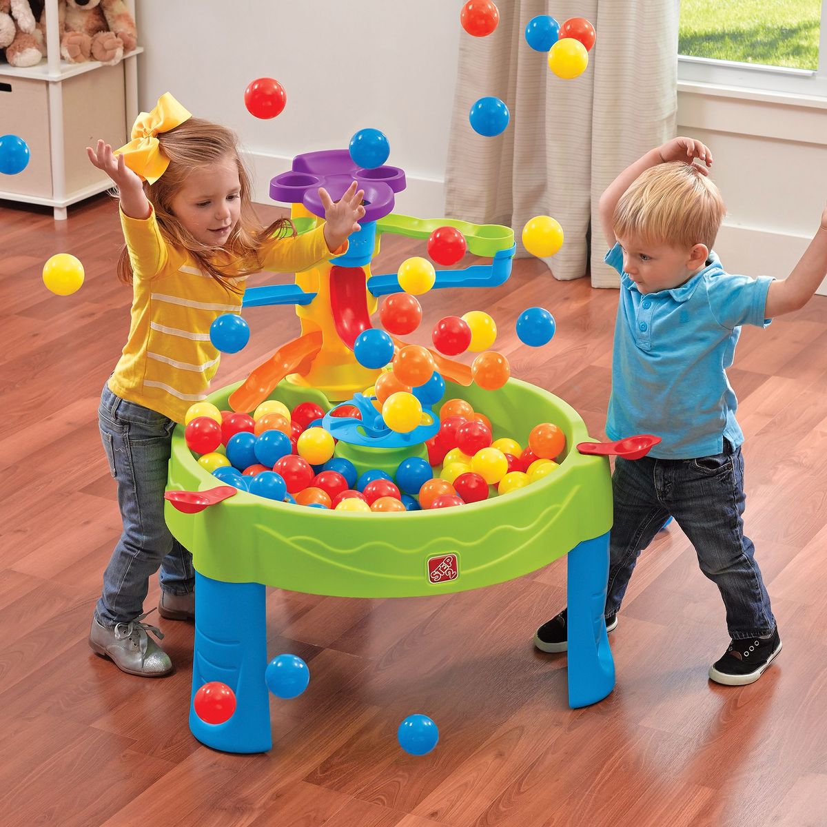 STEP 2 - Mesita de Agua y Pelotas