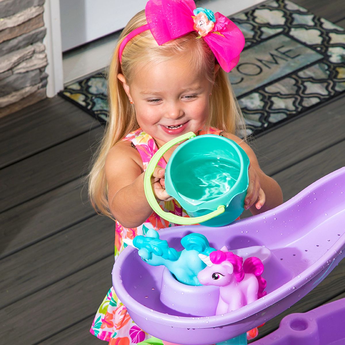 STEP 2 - Mesita de Agua con Unicornios