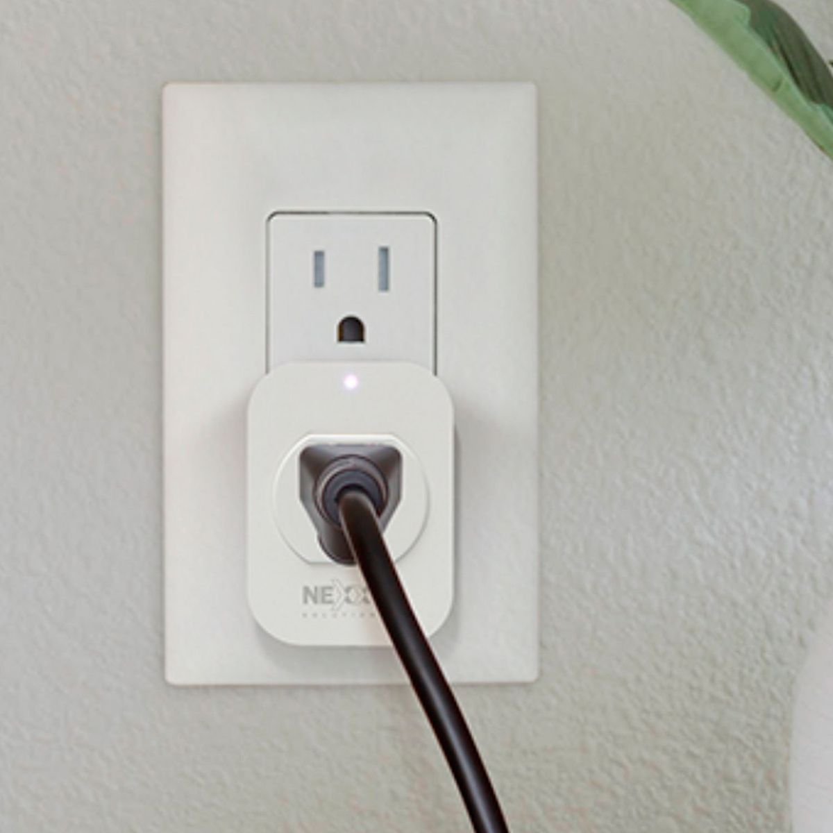 NEXXT SOLUTIONS - Tomacorriente Smart Wifi Blanco