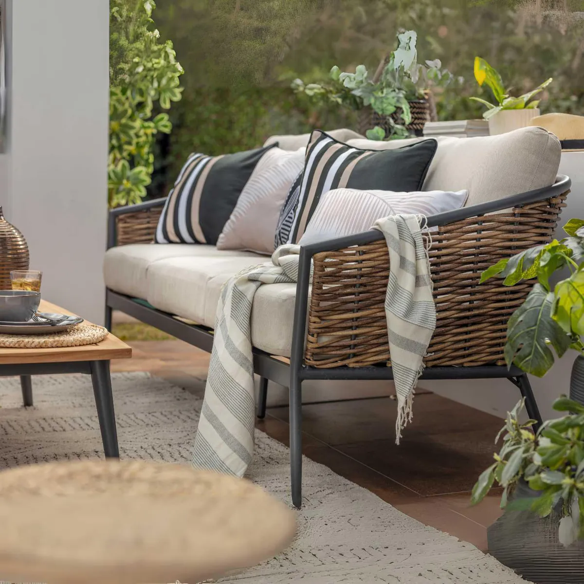 JUST HOME COLLECTION - Juego de Living de Terraza 5 Personas Córdova - Madera teca