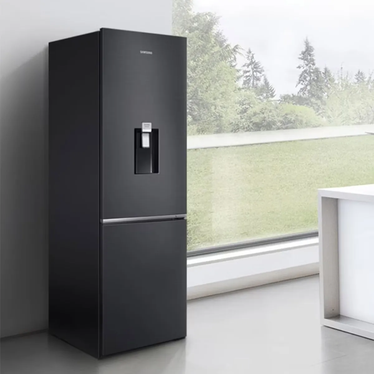 SAMSUNG - Refrigeradora Samsung 284 Lt Bottom Freezer RB30N4160B1 Negro