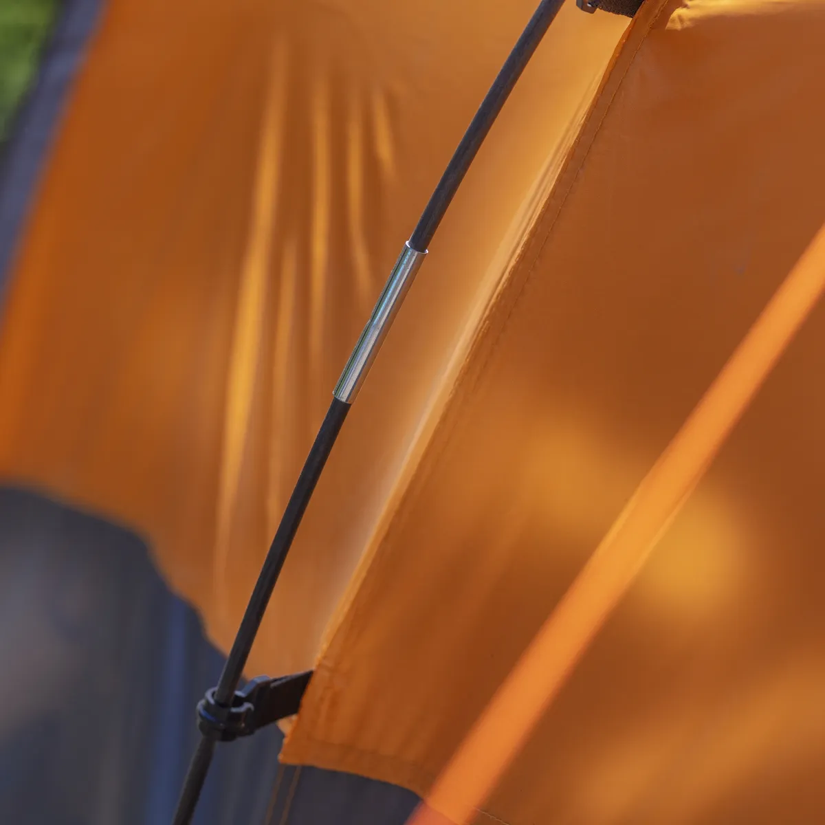 KLIMBER - Carpa Para 2 Personas Modelo Rupanco Color Naranjo/Gris