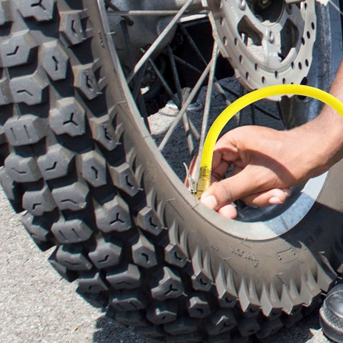 CAMPBELL HAUSFELD - Compresor De Aire Eléctrico Campbell Hausfeld 2HP 50L + Kit de Pintar