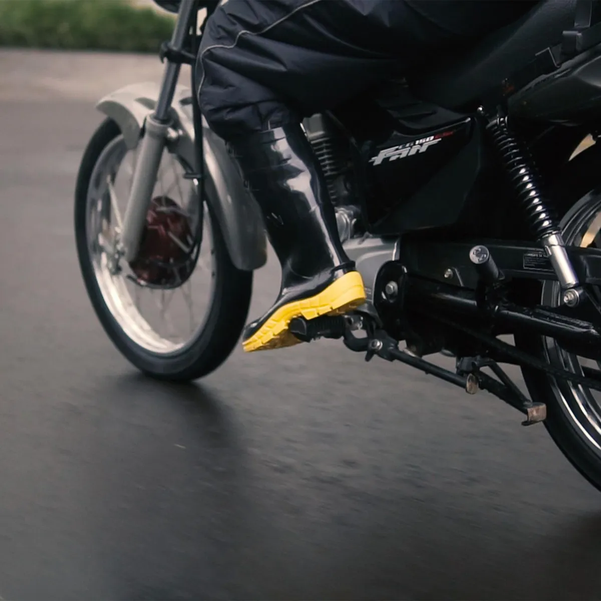 PREDATOR - Bota de Seguridad de PVC con Puntera de Acero Unisex