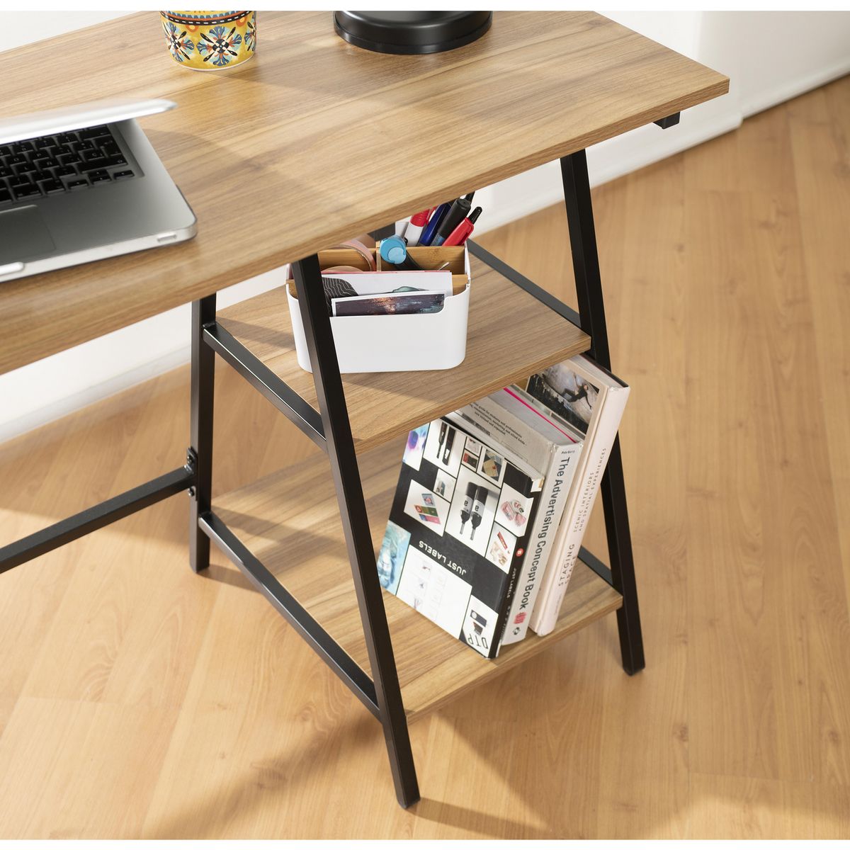 JUST HOME COLLECTION - Escritorio Café Melamina con Estante