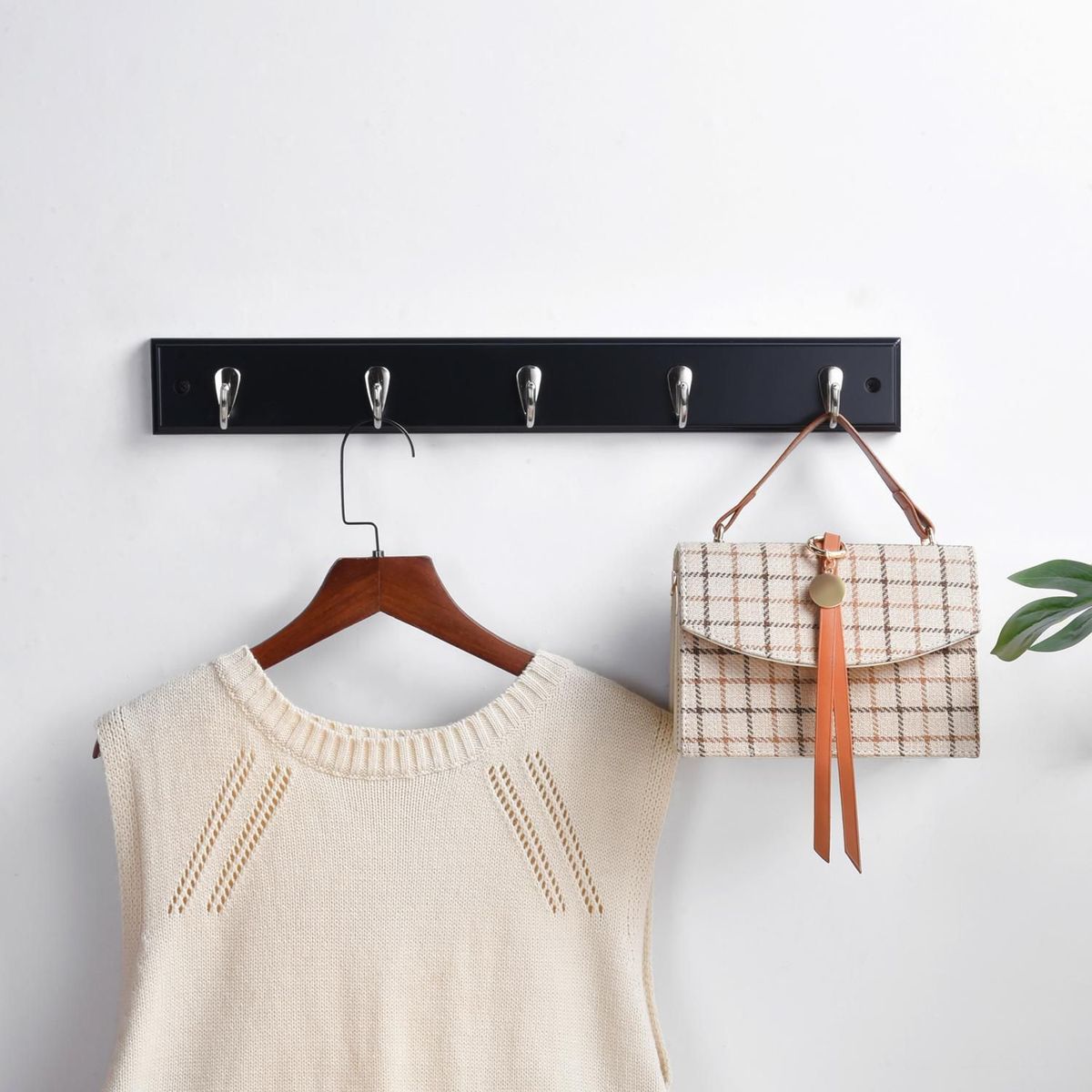 JUST HOME COLLECTION - Perchero de Pared 5 Ganchos Negro